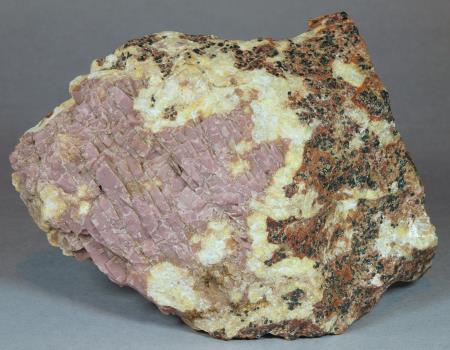 Pinkish-lavender, cherty sussexite, calcite, franklinite, Sterling mine, Ogdensburg