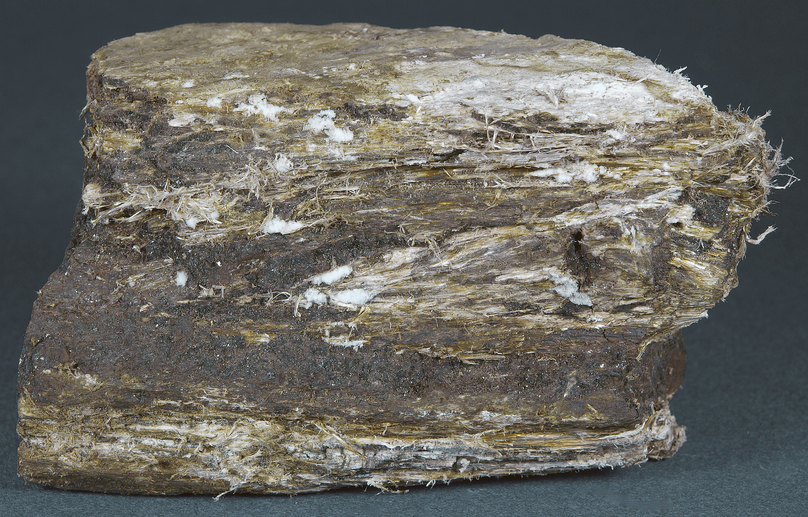 White to pale brown fibrous sussexite, pyrochroite, Sterling mine, Ogdensburg