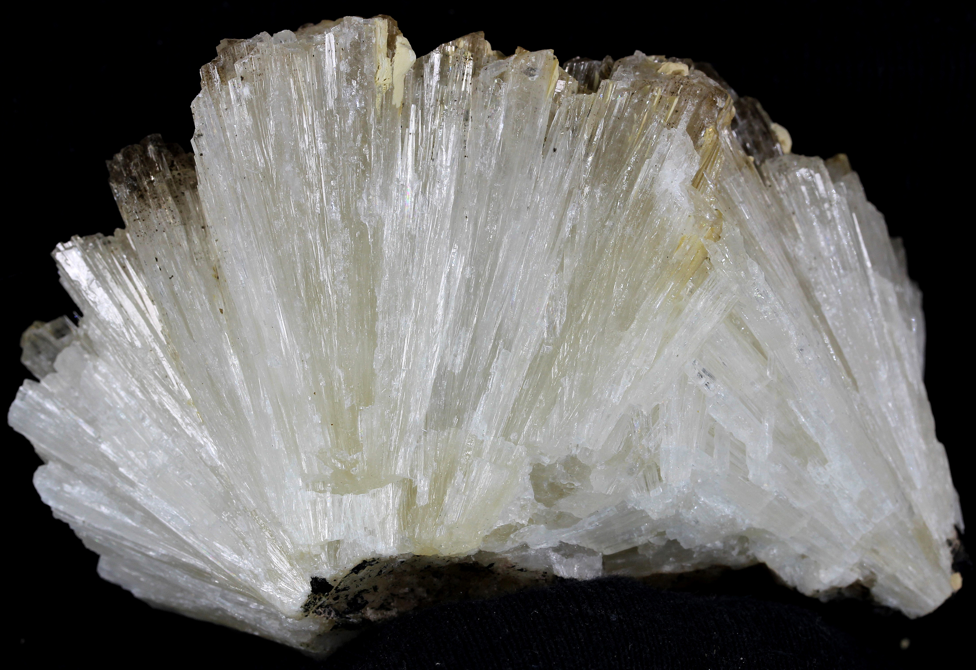Aragonite crystals from the Sterling Hill Mine, Ogdensburg, NJ