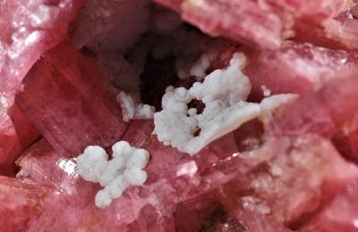 Botryoidal datolite crystals in a rhodonite vug, Franklin, NJ