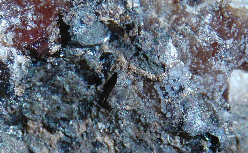 Kittatinnyite, fluorite, franklinite and calcite from Franklin, NJ