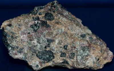 Nelenite, calcite and franklinite from Franklin, NJ
