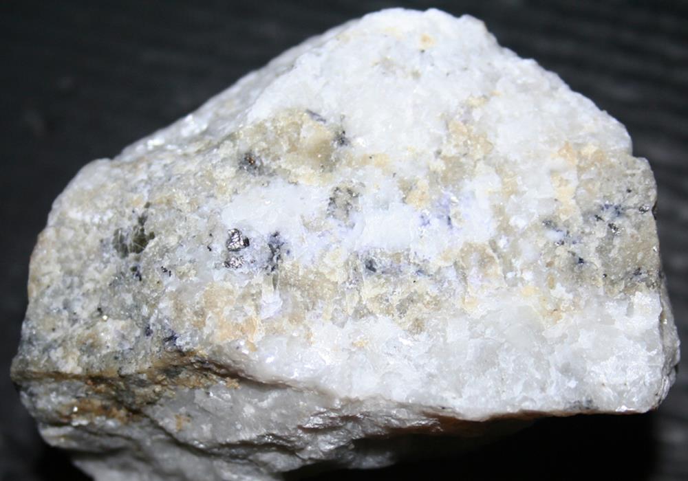 Norbergite vein from Braen Stone Industries' Franklin Quarry