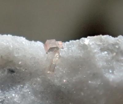 Pyrosmalite-(Mn) crystals on calcite, Sterling Hill Mine, Ogdensburg, NJ