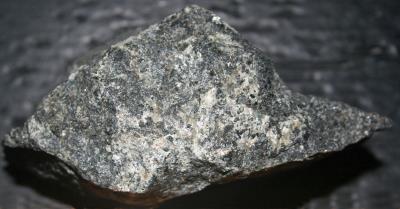 Scheelite and apatite in a pyroxene matrix from Franklin