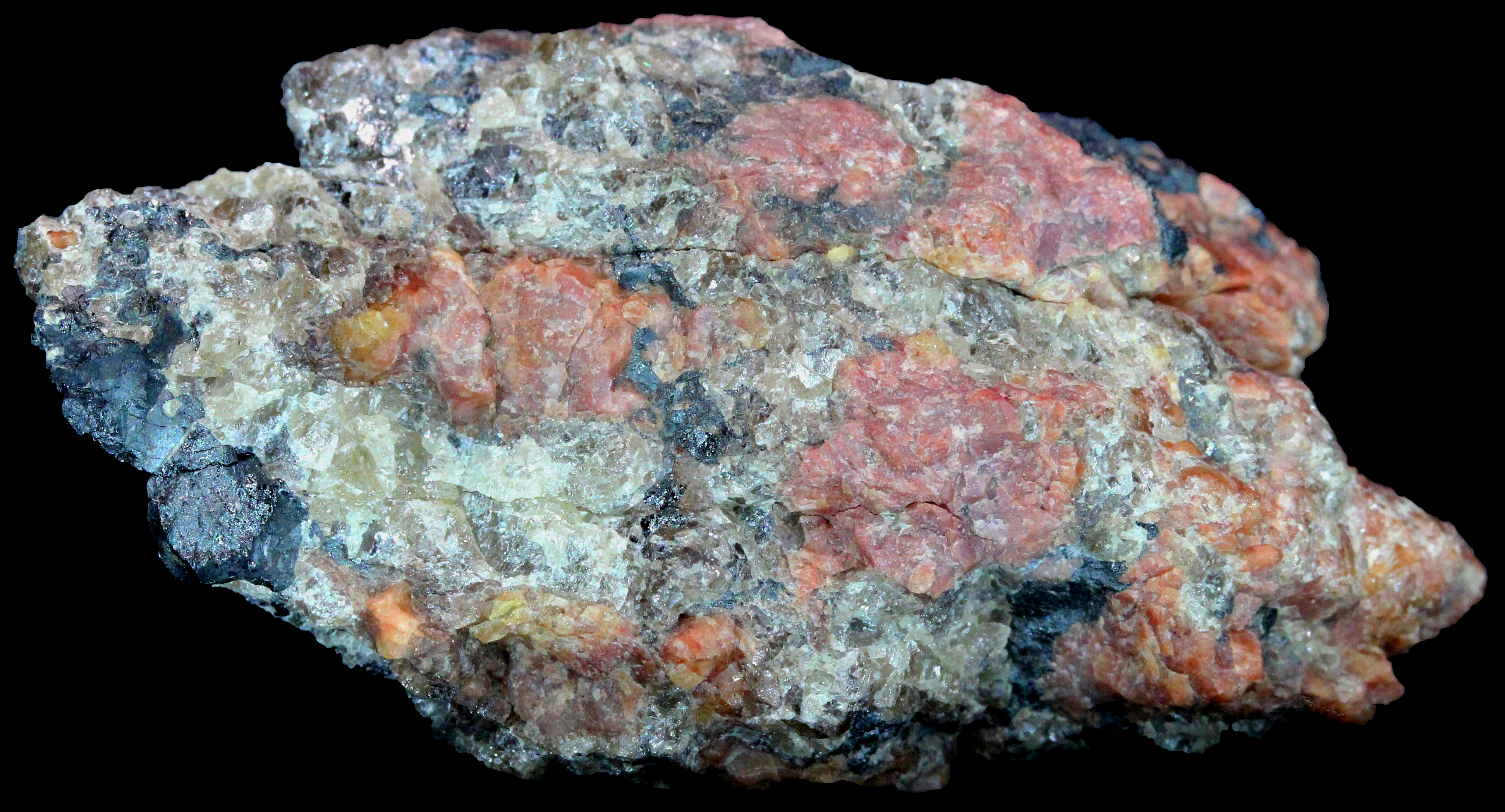 Sphalerite, red willemite and franklinite from Sterling Hill Mine, Ogdensburg, NJ