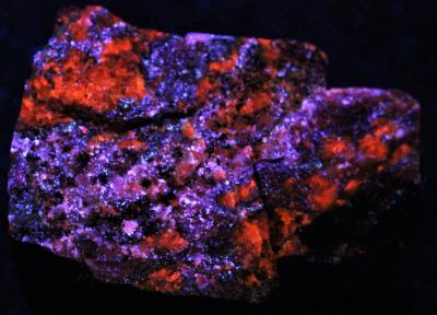 Gray sphalerite from the Buckwheat dump Franklin, NJ under longwave UV Light